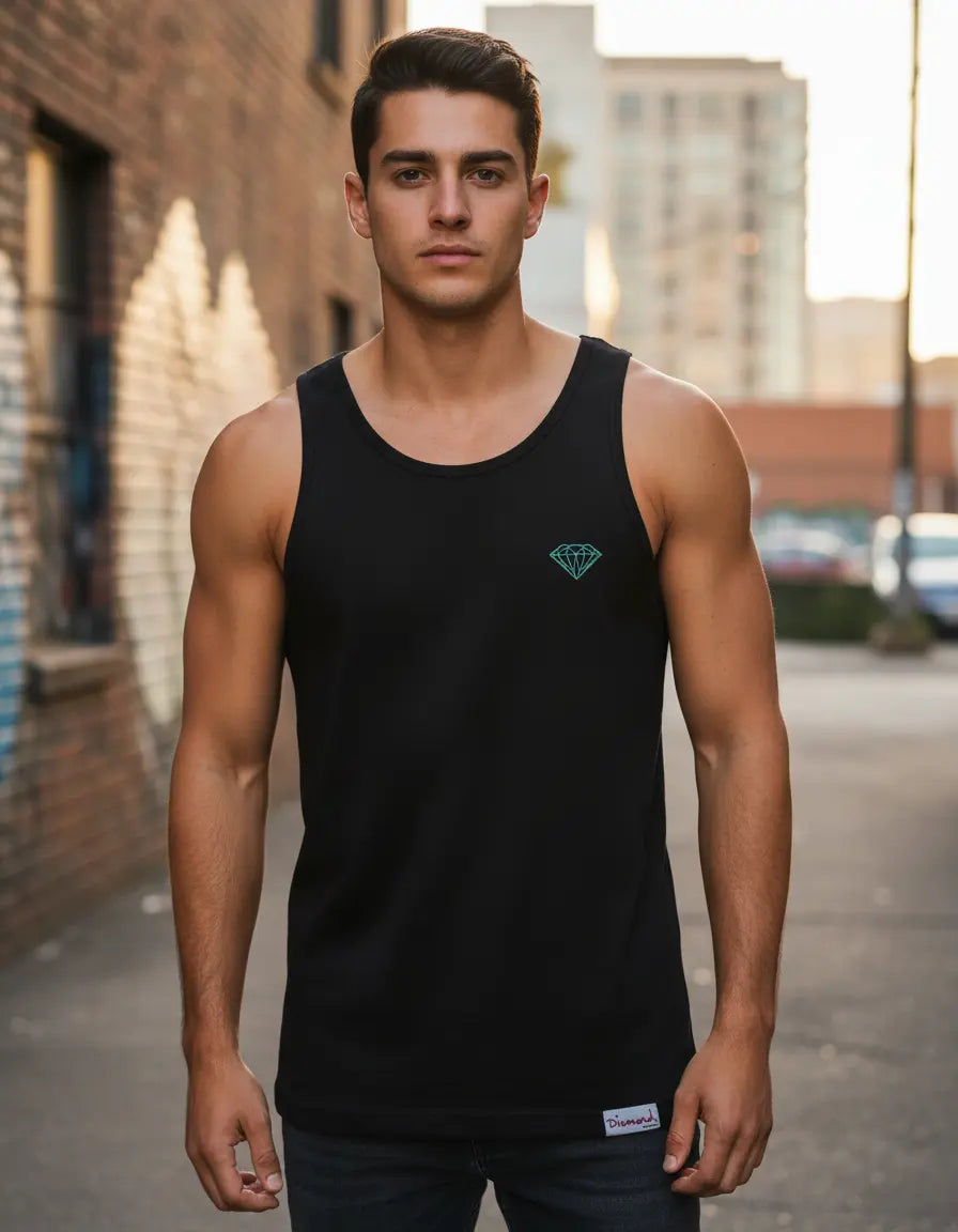 Modelo usando Camiseta Diamond Supply Co Brilliant Tank Masculina Algodão, cor BLACK.
